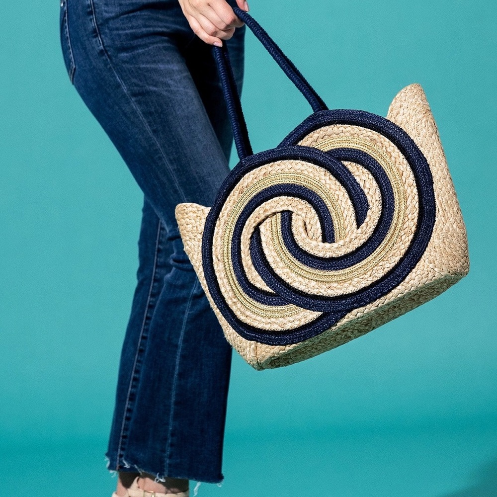 Tote Blue and Tan Spiral Pattern Tote Straw Bag NWT - Picture 3 of 14
